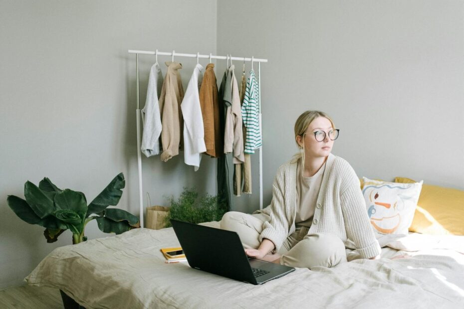 Secrets to Thriving in a Hybrid Work Environment